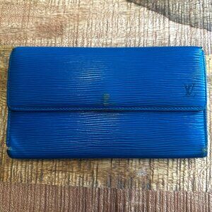 LOUIS VUITTON Blue Epi Leather International Long Wallet